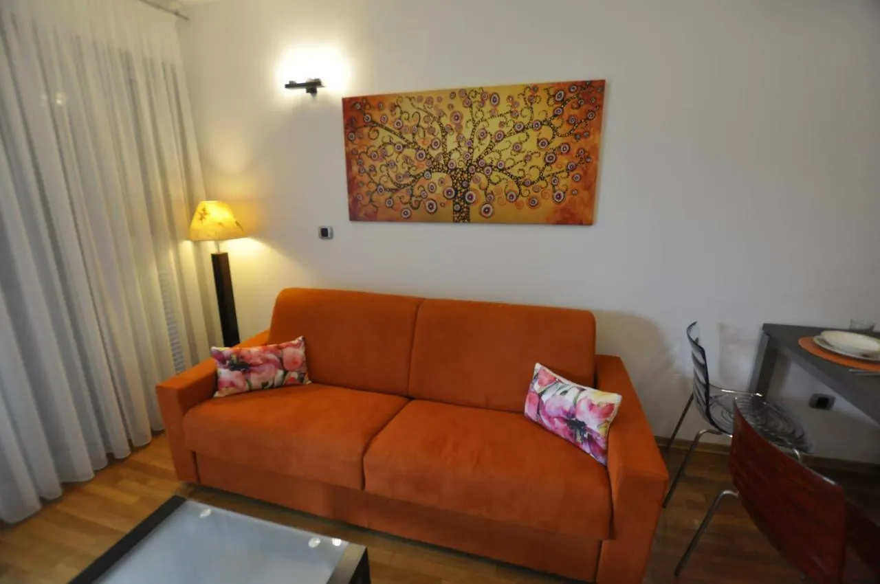 Alessia Apartments-Top Location And Garage Parking ロヴィニ アパート